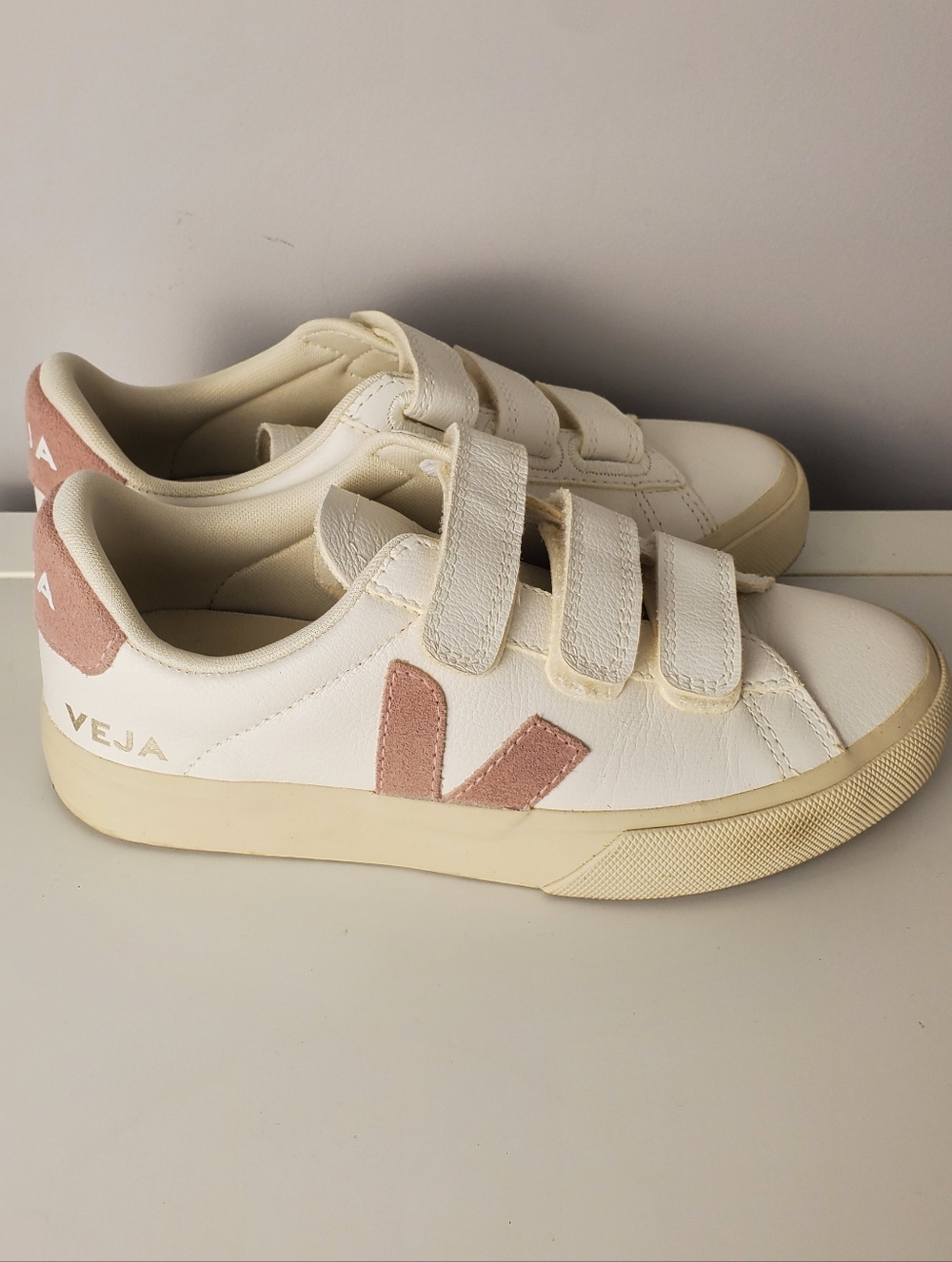 VEJA Womens Recife Logo Sneakers Size 5 - Picture 2 of 16